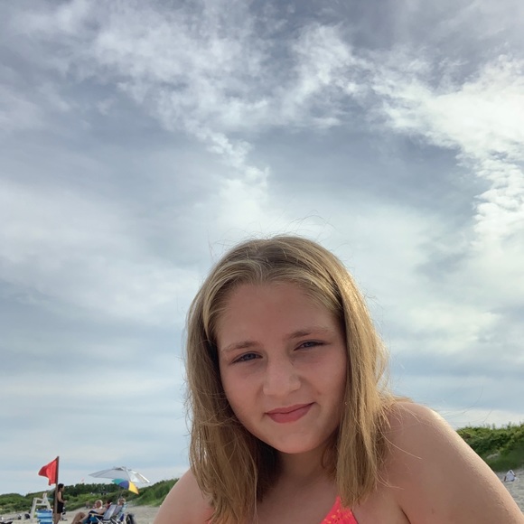 Meet your Posher, Ava - Picture 1 of 1